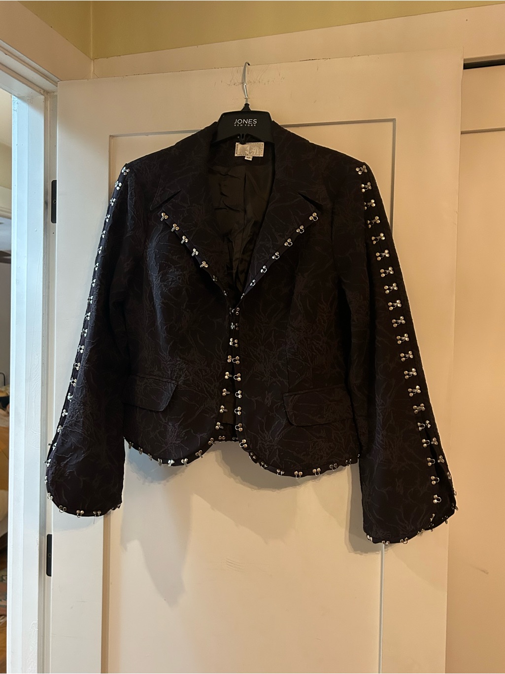 Alberto Makali Black Jacquard Pants And Jacket. Silver Details Are Stunning!
